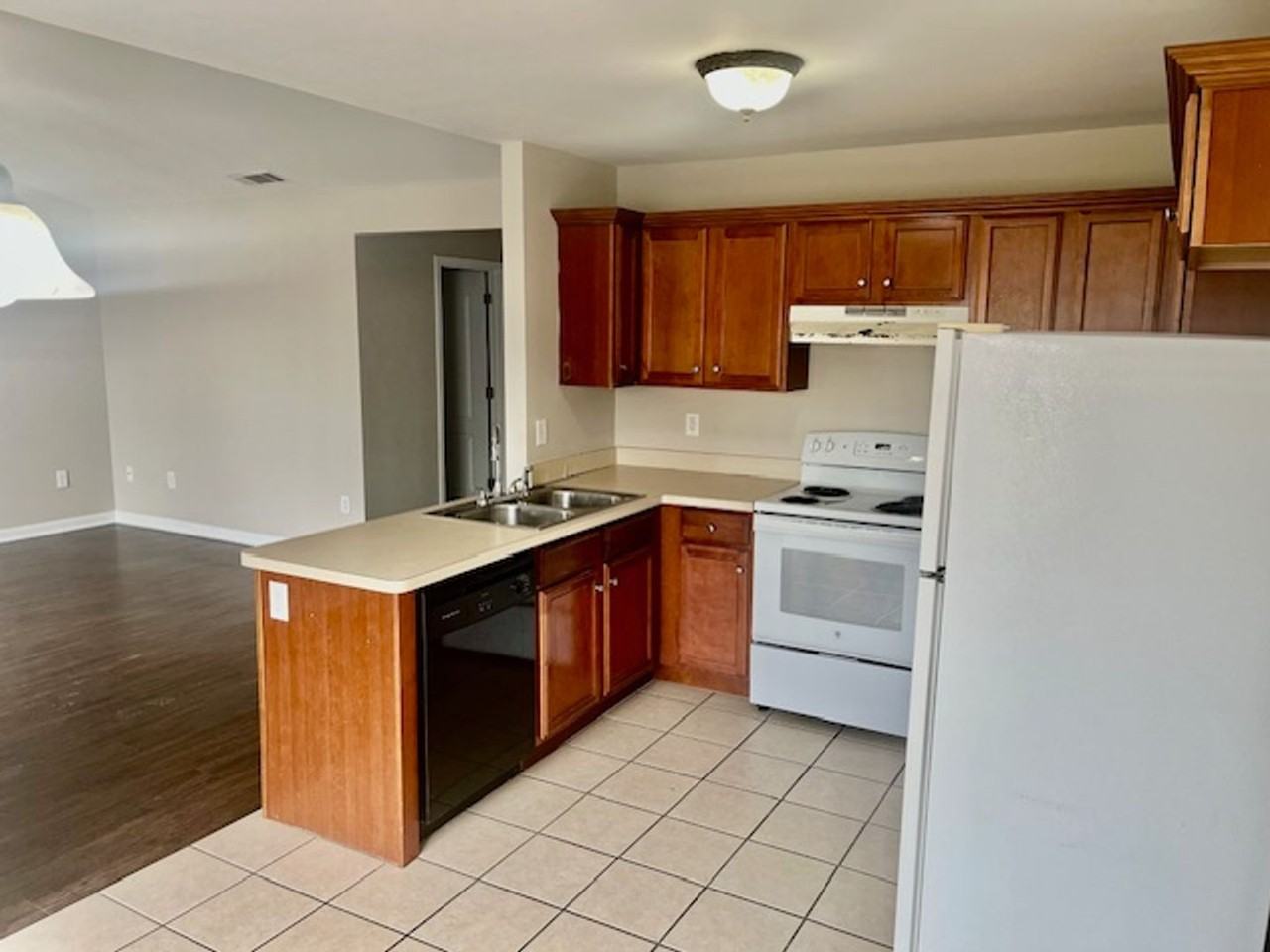 146 Melody Ln Nw - Photo 4 of 11