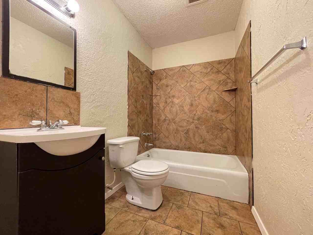 1913 1913 Nolen Court Arlington - A #A - Photo 6 of 22