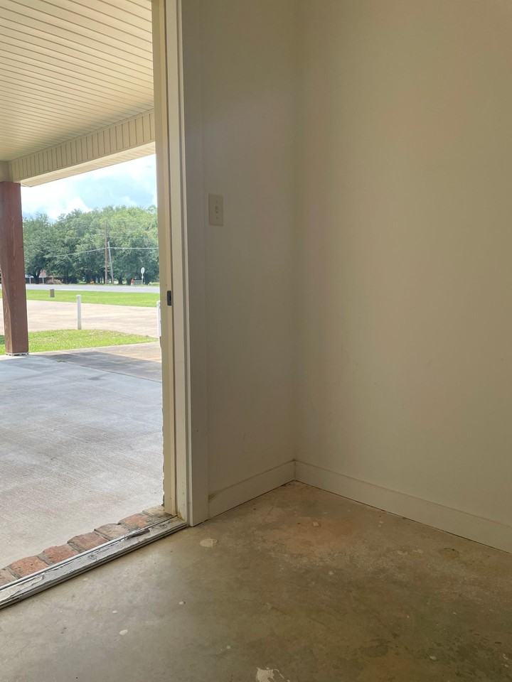 Cypress Bend: Lincoln Rd Monroe, LA - Photo 3 of 6