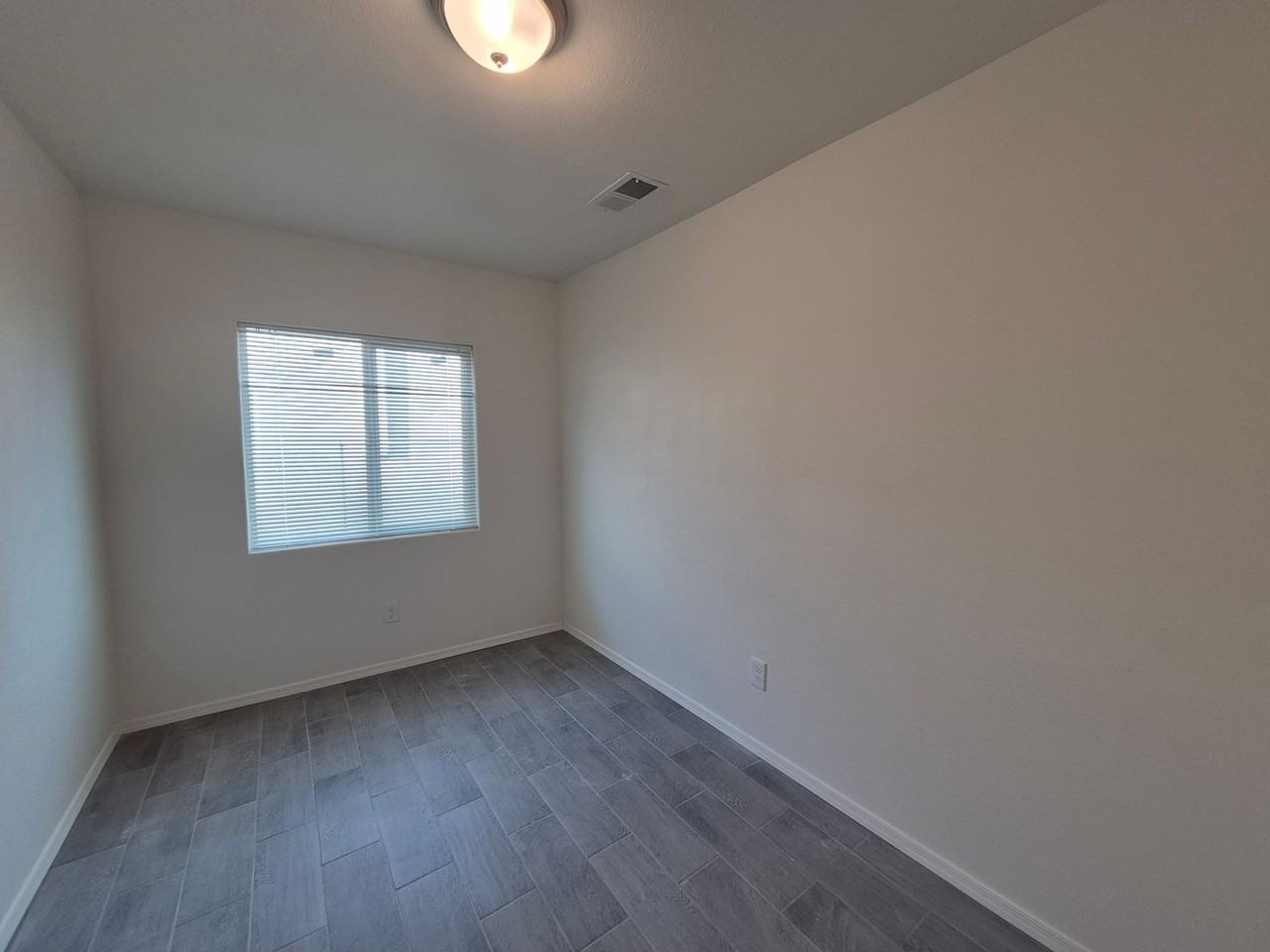 146 S. 17th Ave. - Photo 4 of 23