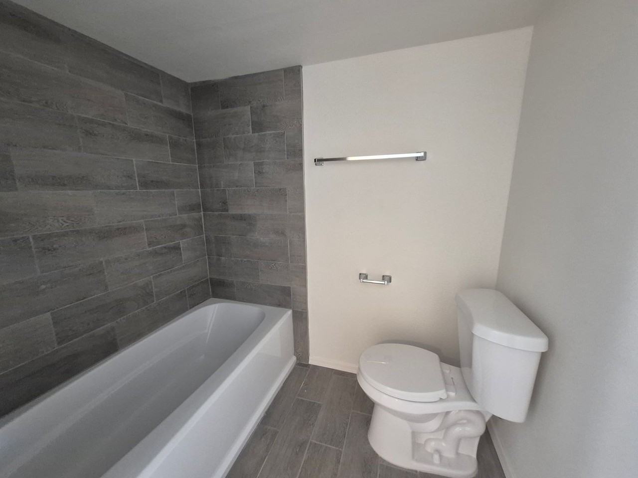 146 S. 17th Ave. - Photo 7 of 23