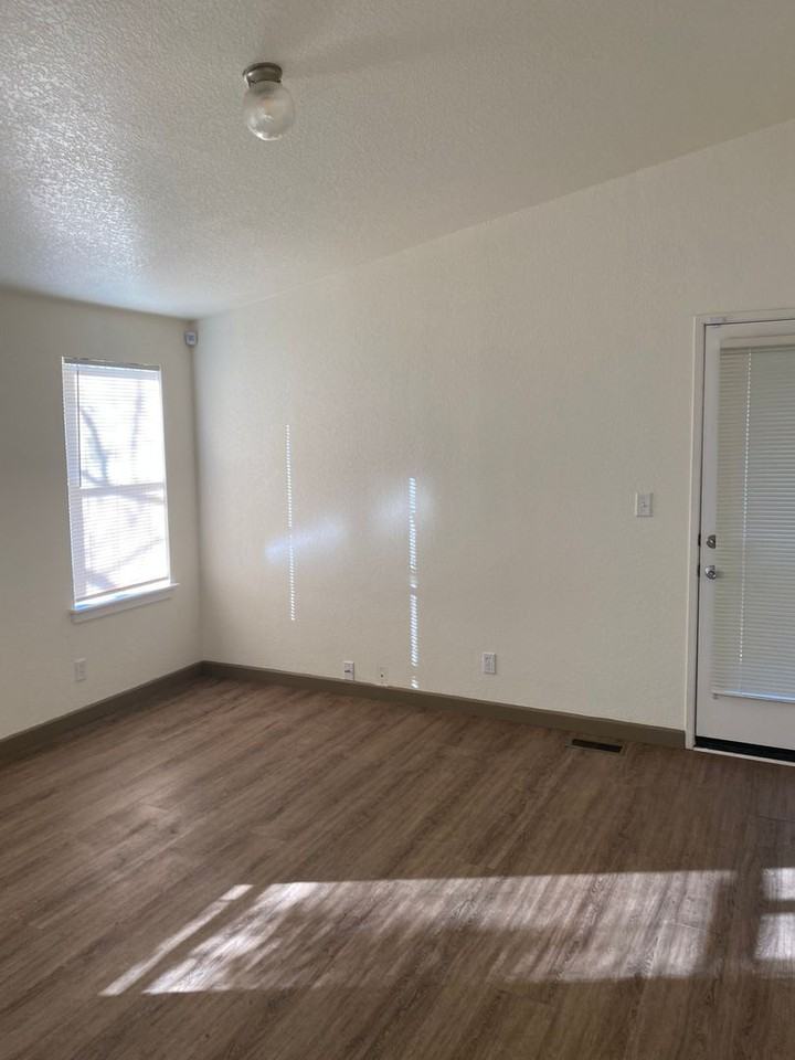 270 Phelan Ranch Way - Photo 6 of 13