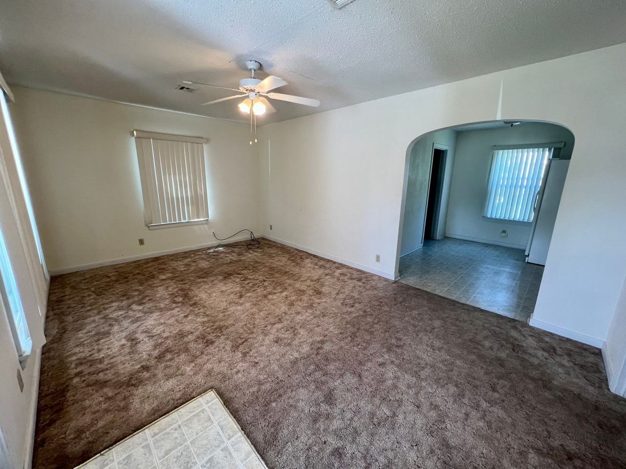 614 W Iowa Ave - Photo 2 of 7