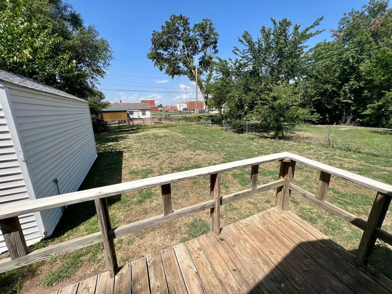 614 W Iowa Ave - Photo 7 of 7