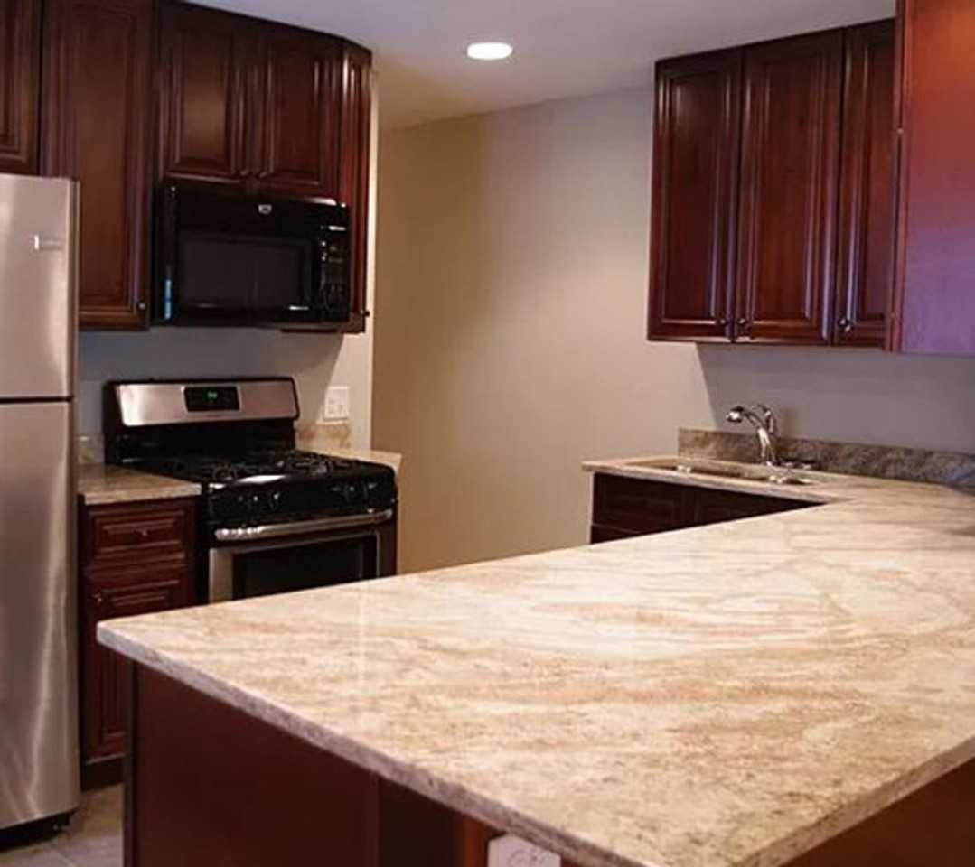 913 22nd Ave Se - Photo 2 of 5