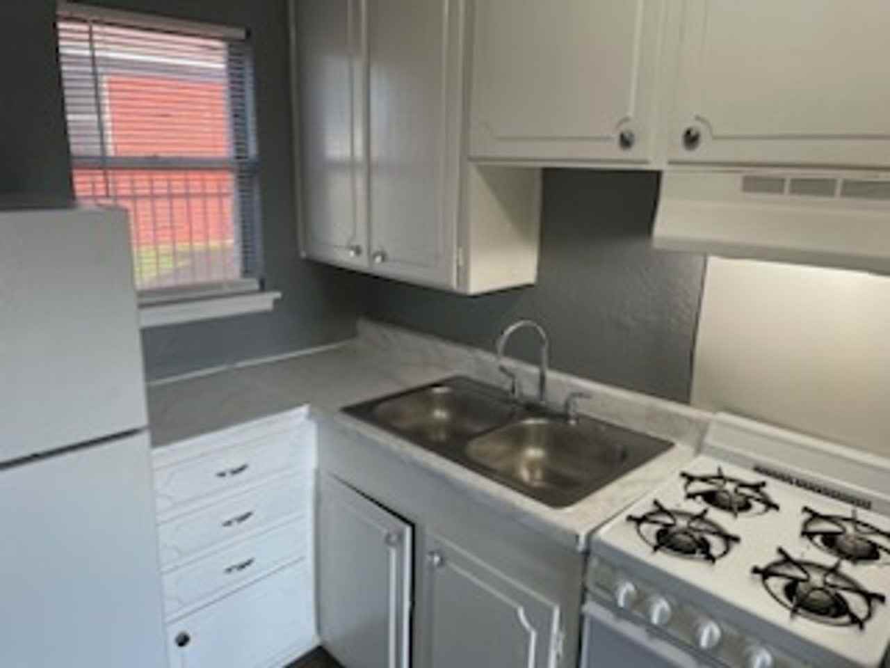 Spanish Vista Apartments - Photo 5 of 19