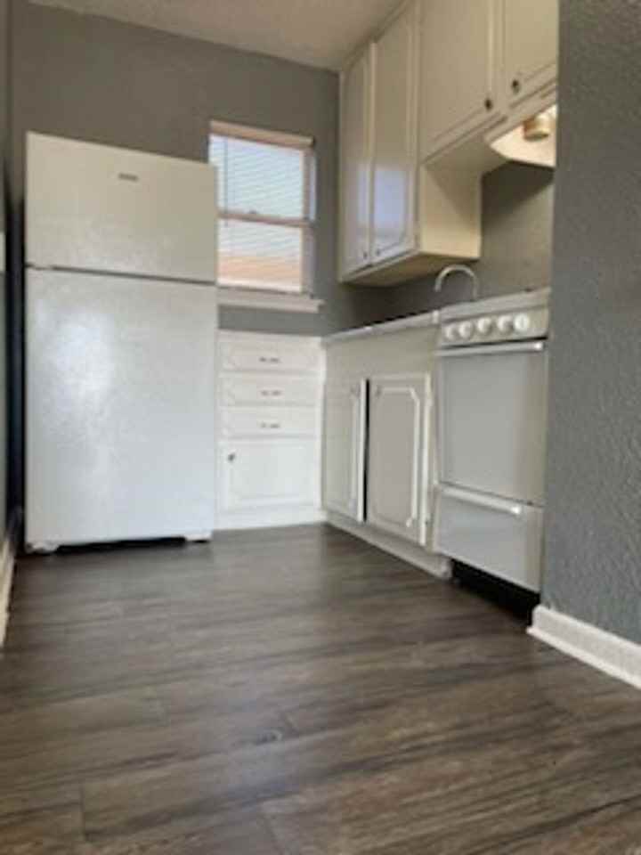 Spanish Vista Apartments - Photo 6 of 19