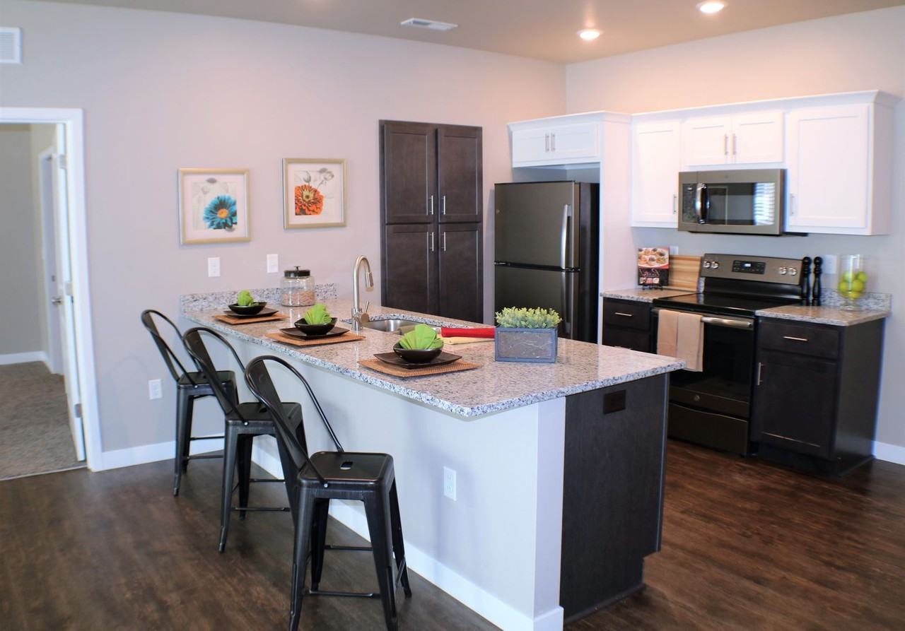 1725 Caleb Court - Photo 3 of 32