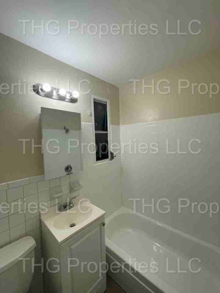 610 E Front - Photo 3 of 9