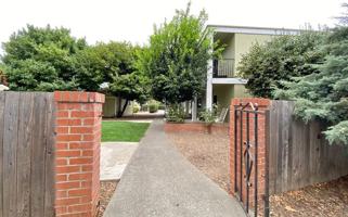 featured image of 405 Riverside Dr