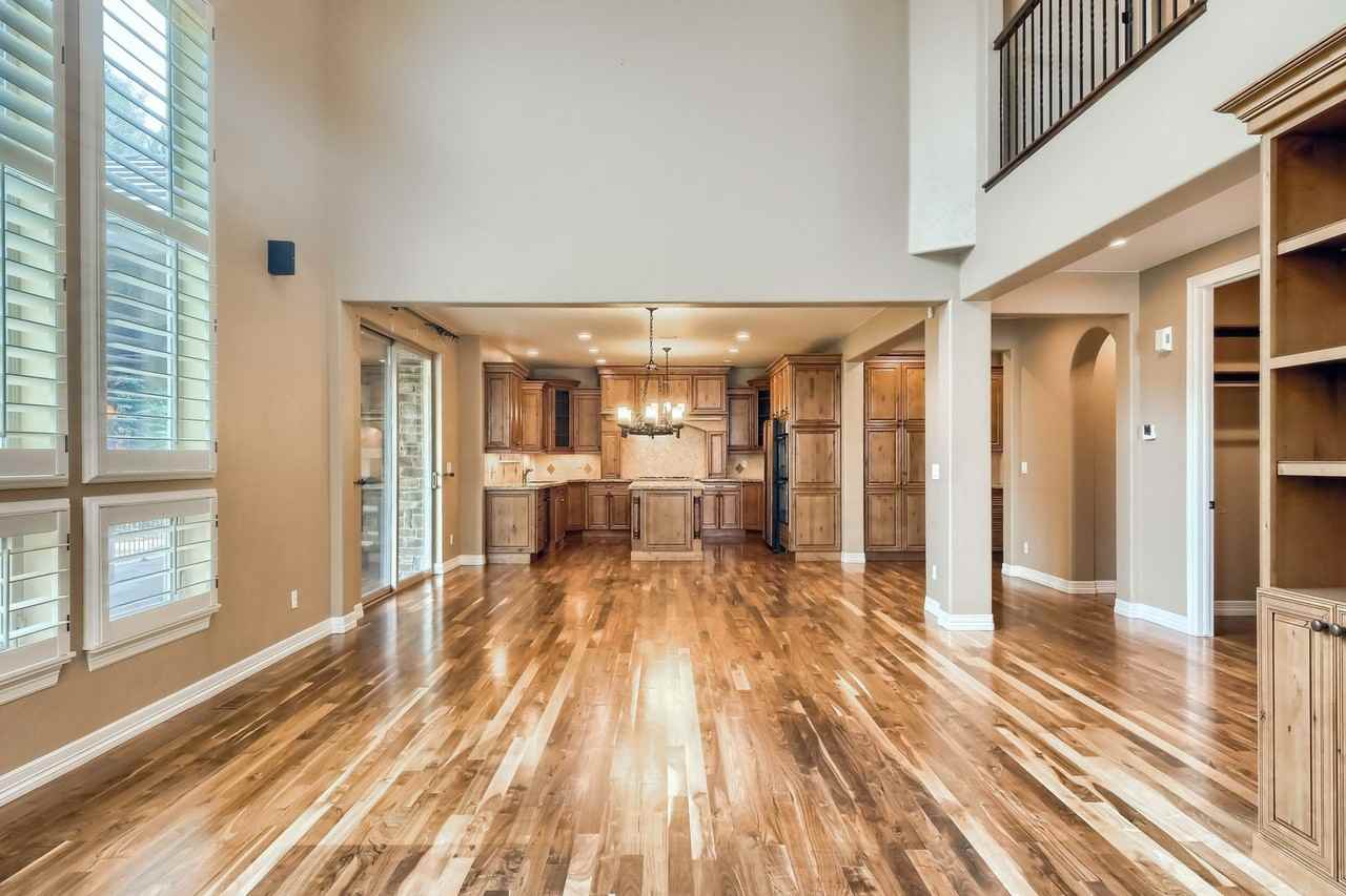 9701 Sunset Hill Pl - Photo 7 of 50