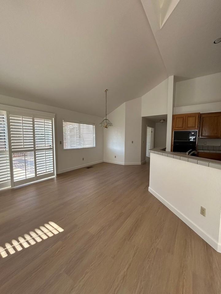 1829 Nephi Dr - Photo 6 of 22