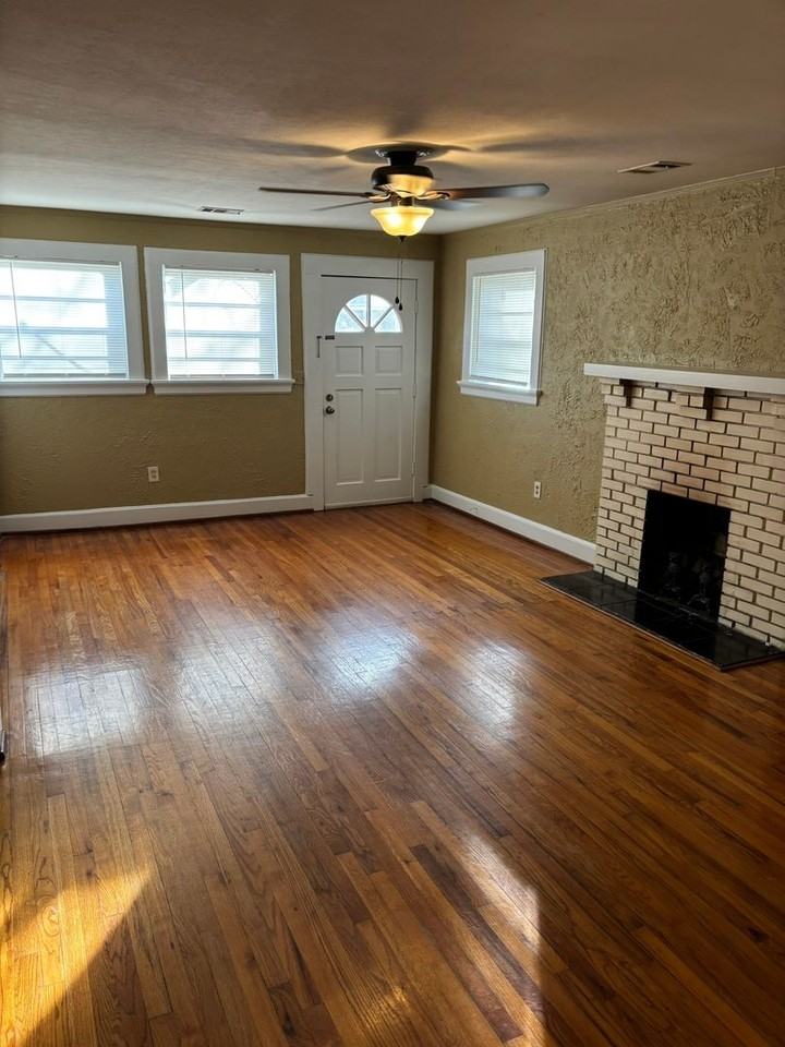 1221 Owsley Ave - Photo 5 of 19