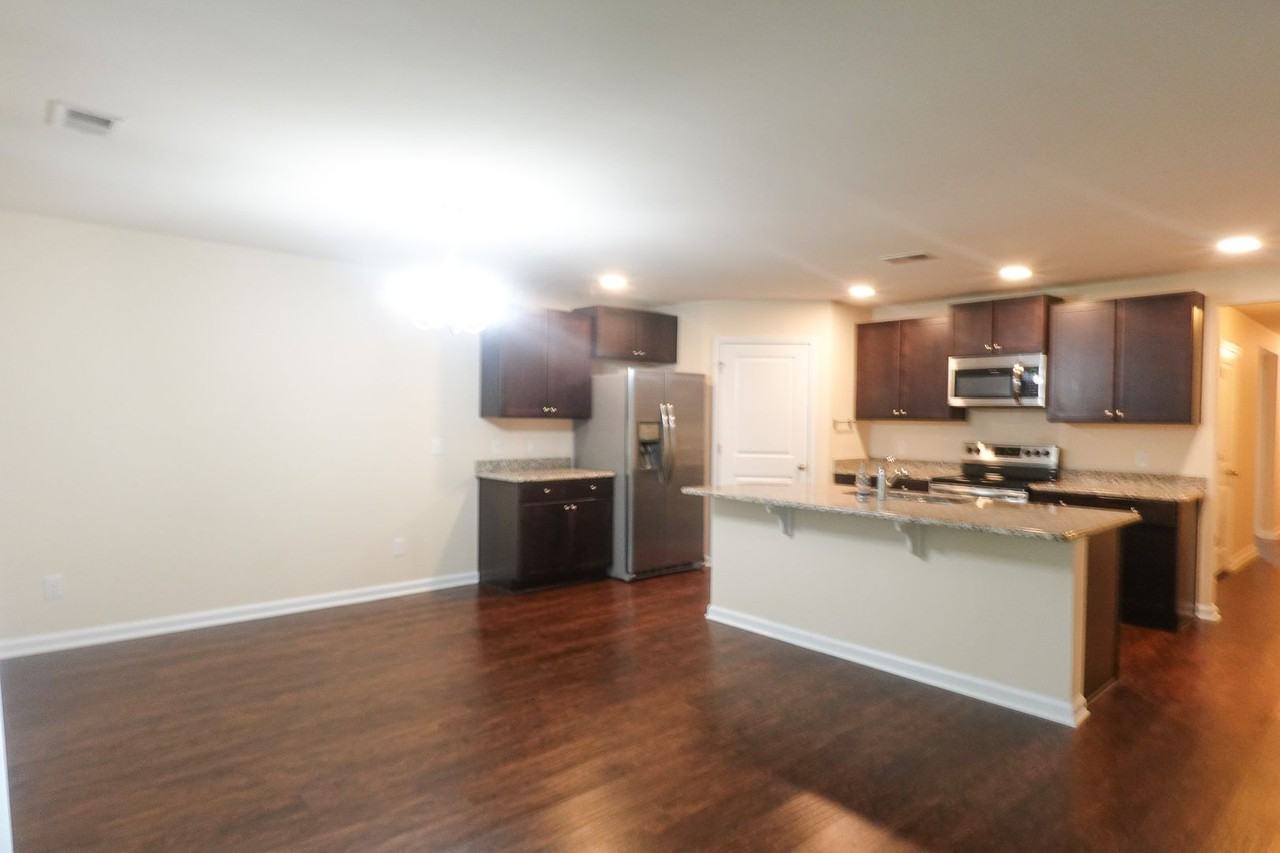 44 44 Hawkhorn Ct - Photo 5 of 26