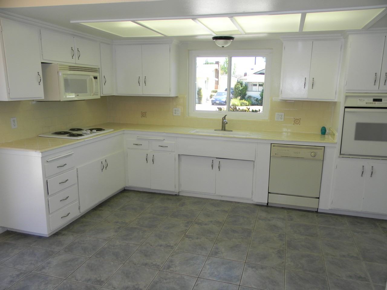 1333 E Orange Grove Ave - Photo 2 of 18