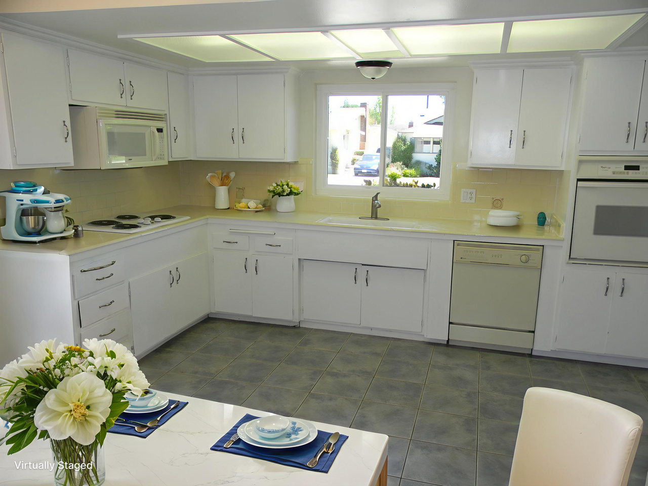 1333 E Orange Grove Ave - Photo 3 of 18