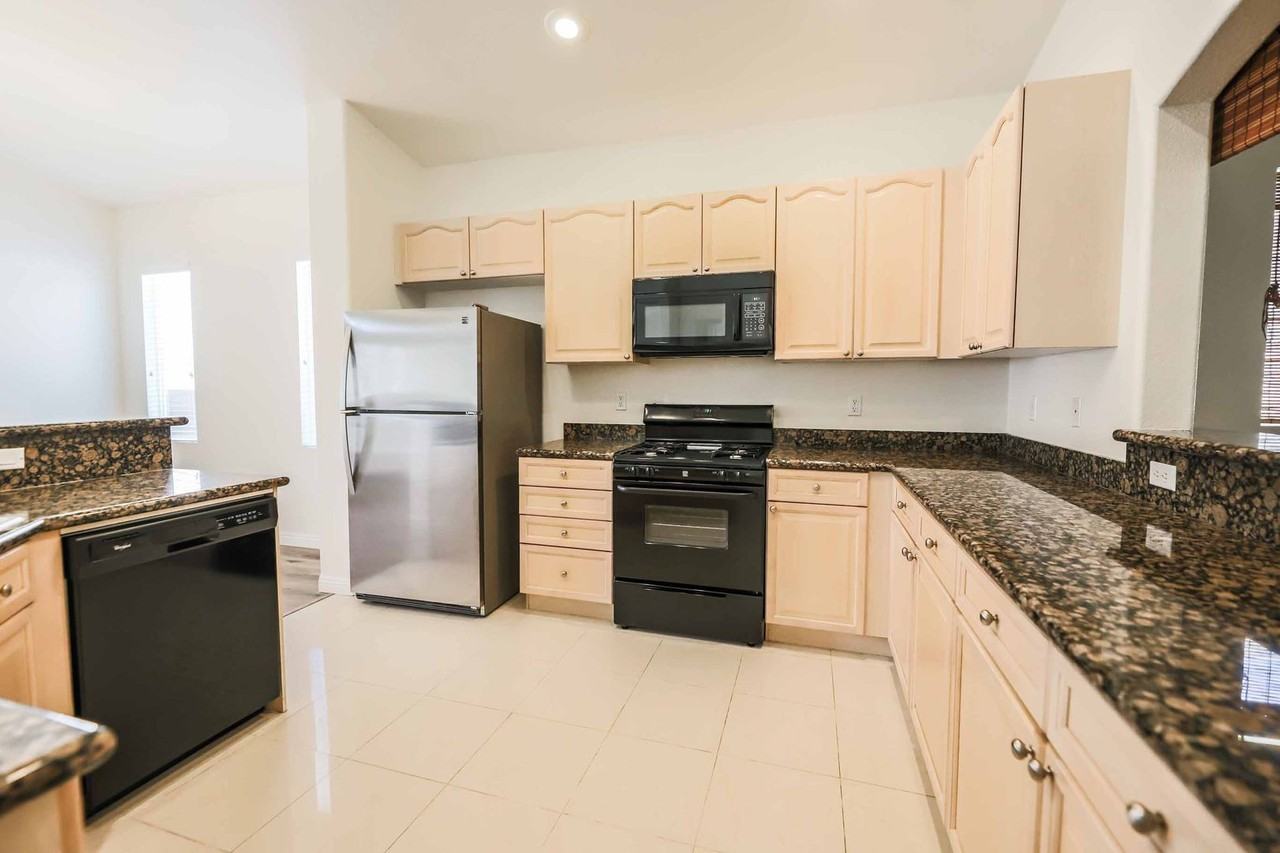 6781 Graceda St - Photo 6 of 22