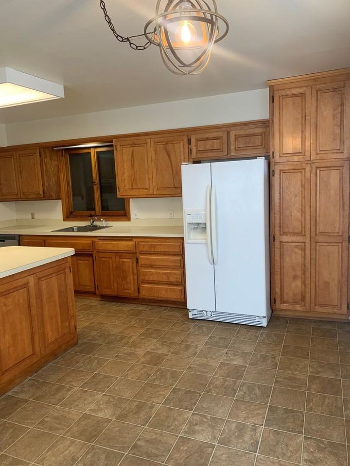 2444 Garden Ave - Photo 4 of 12