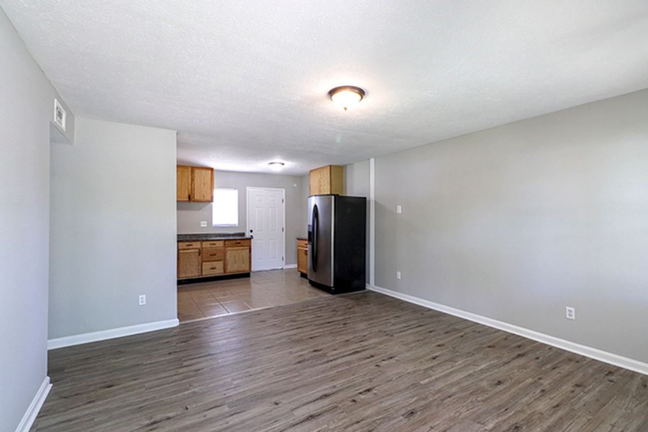 9625 Scarborough Ave - Photo 5 of 25