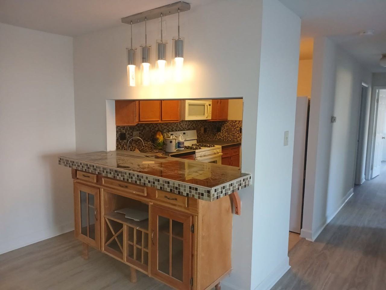 215 Stockton Ct - Photo 5 of 17