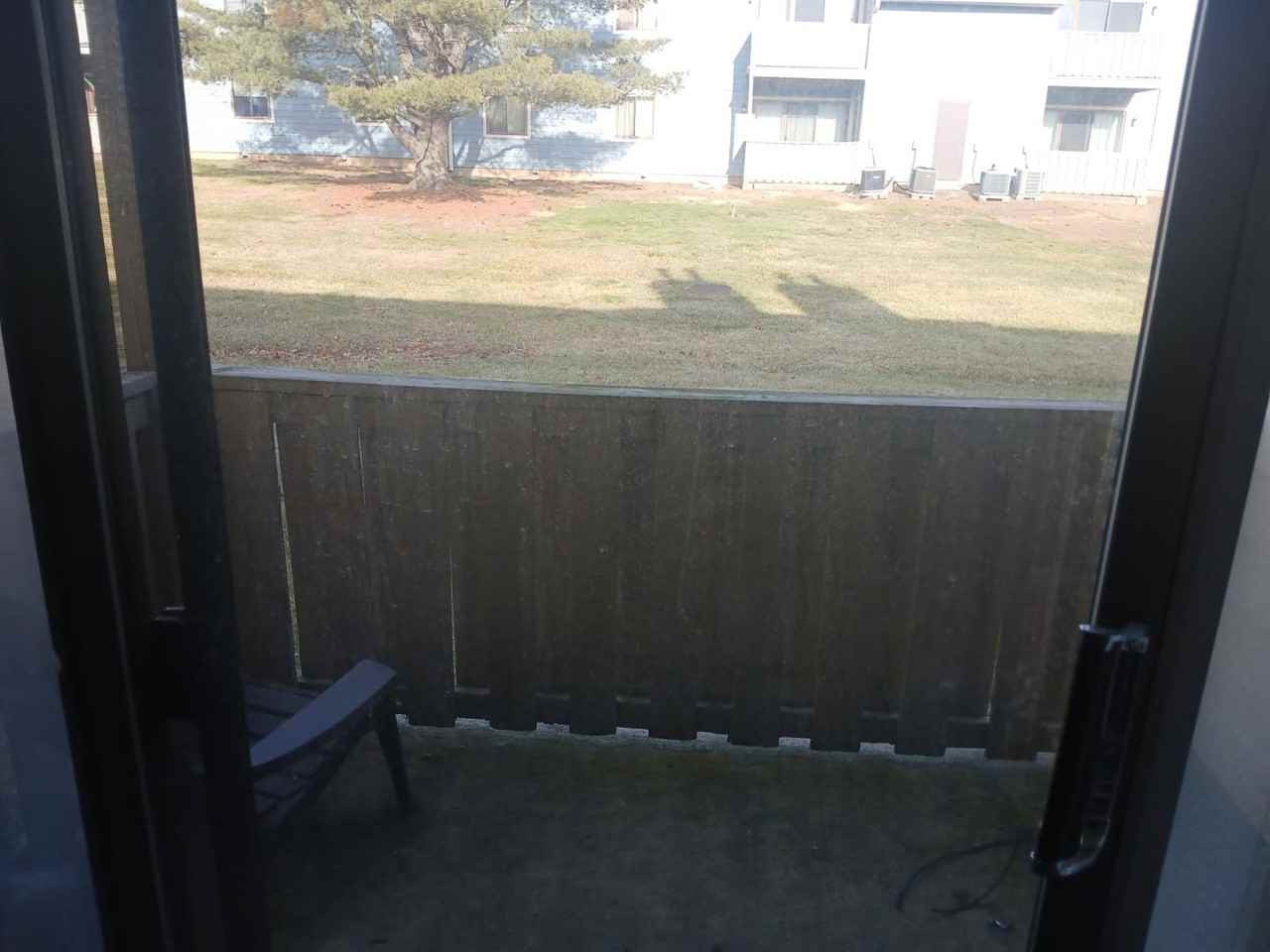 215 Stockton Ct - Photo 7 of 17