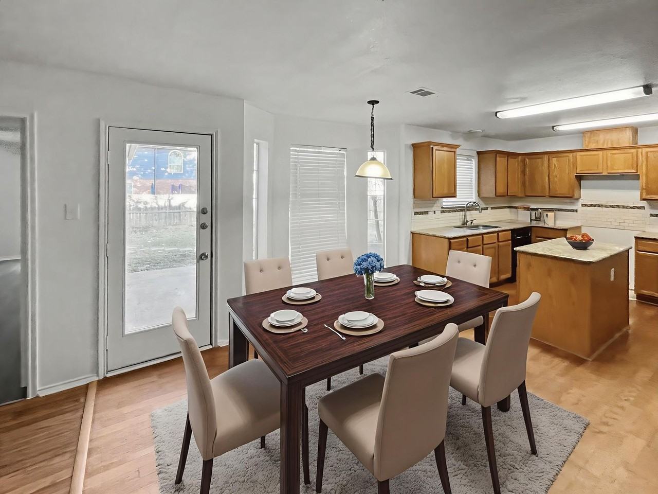 611 Mariposa Dr - Photo 4 of 50