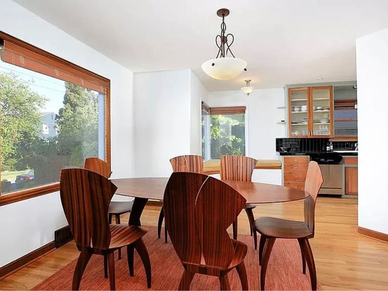 911 Broadway E - Photo 5 of 23