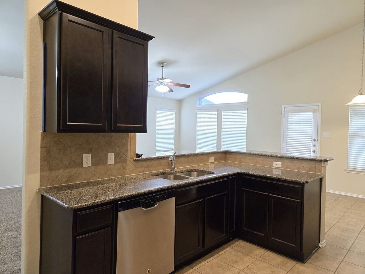 9429 Centennial Dr - Photo 7 of 21