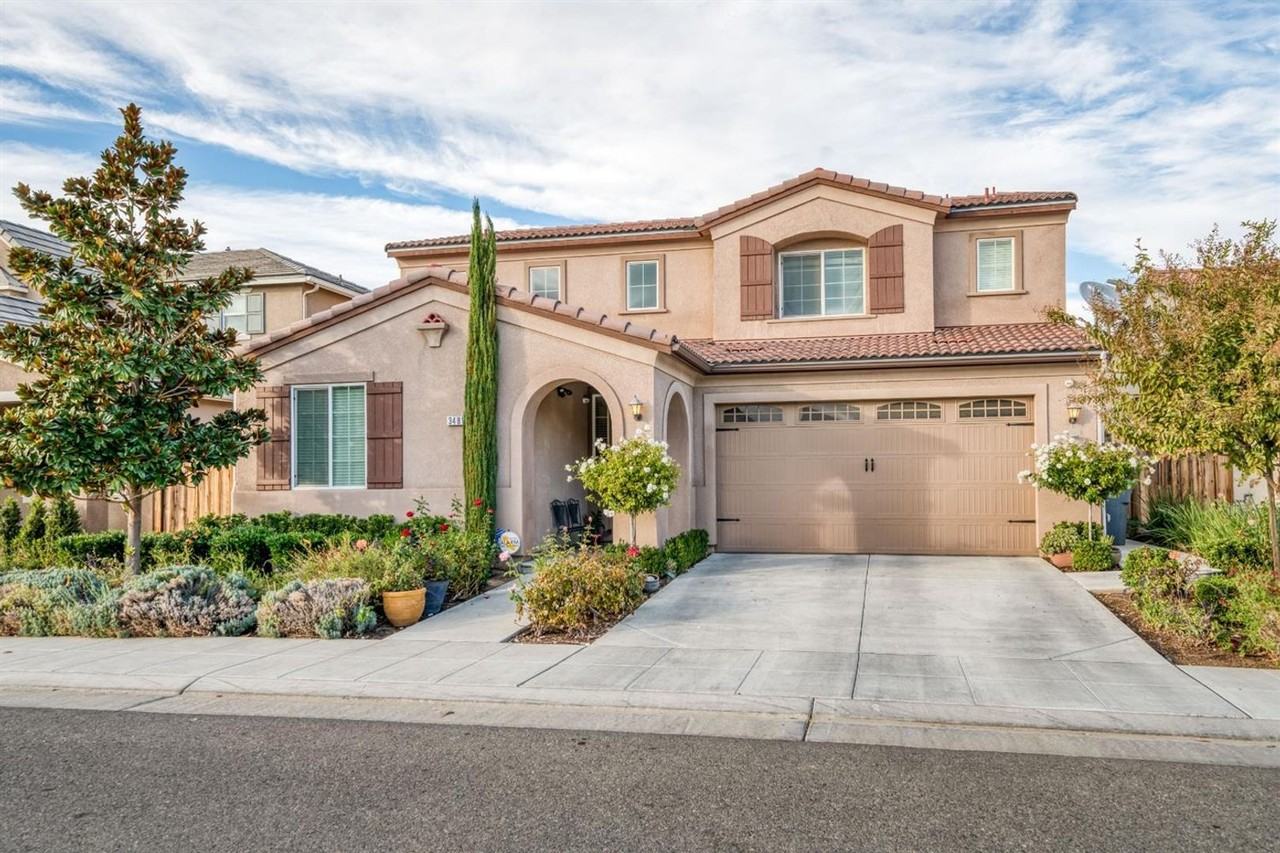 3481 Griffith Ave - Photo 2 of 34