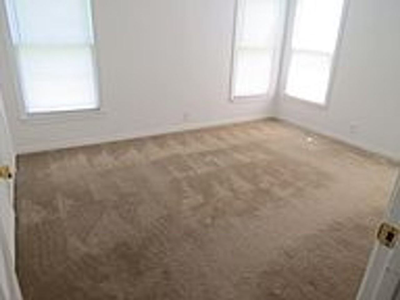 1208 E 31st St - Photo 5 of 10