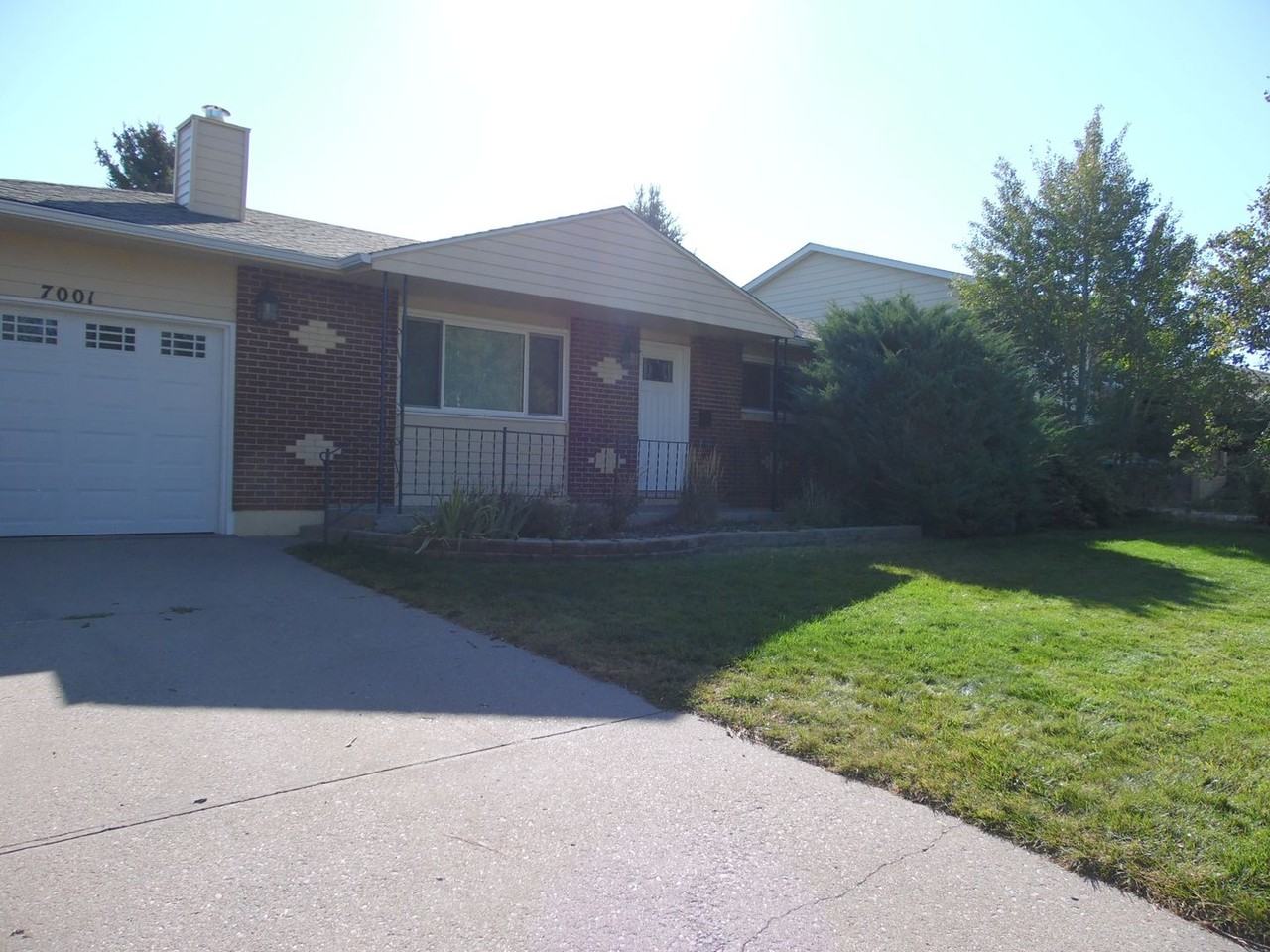 7001 Windsor Blvd - Photo 2 of 26