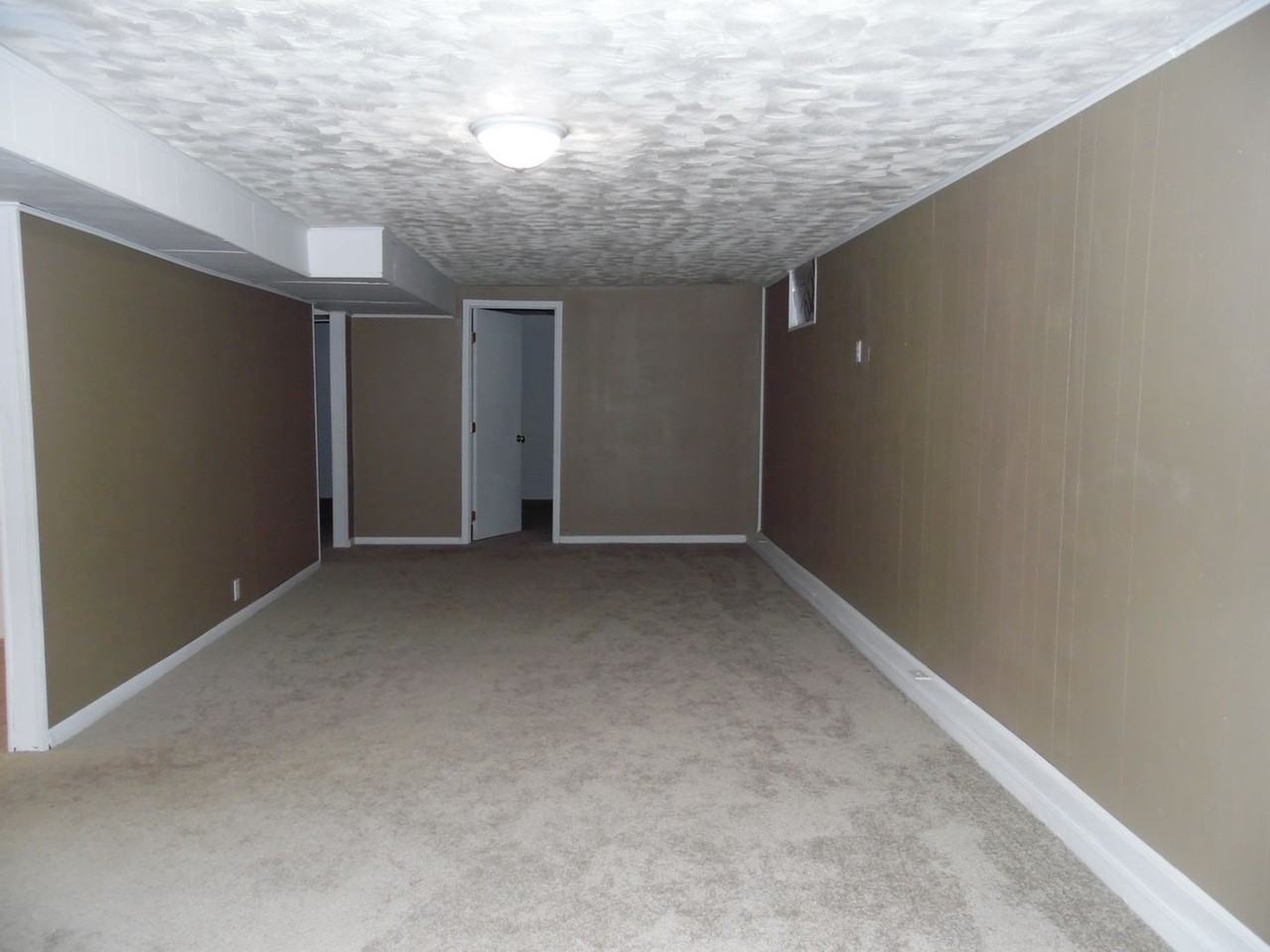 7001 Windsor Blvd - Photo 4 of 26