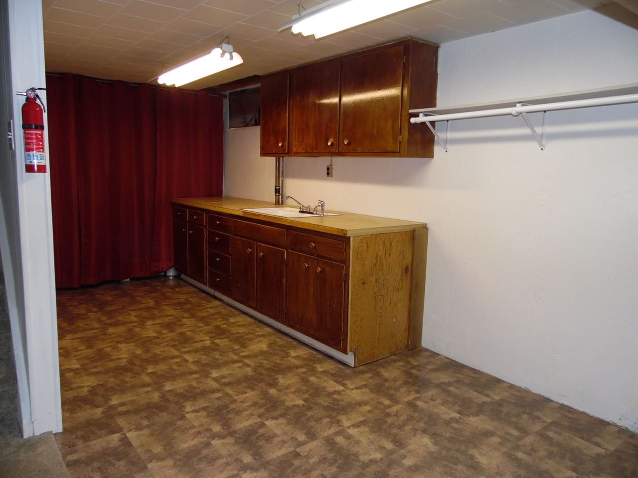 7001 Windsor Blvd - Photo 6 of 26