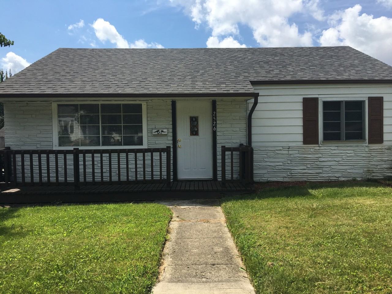 2526 Clara Ave - Photo 2 of 13