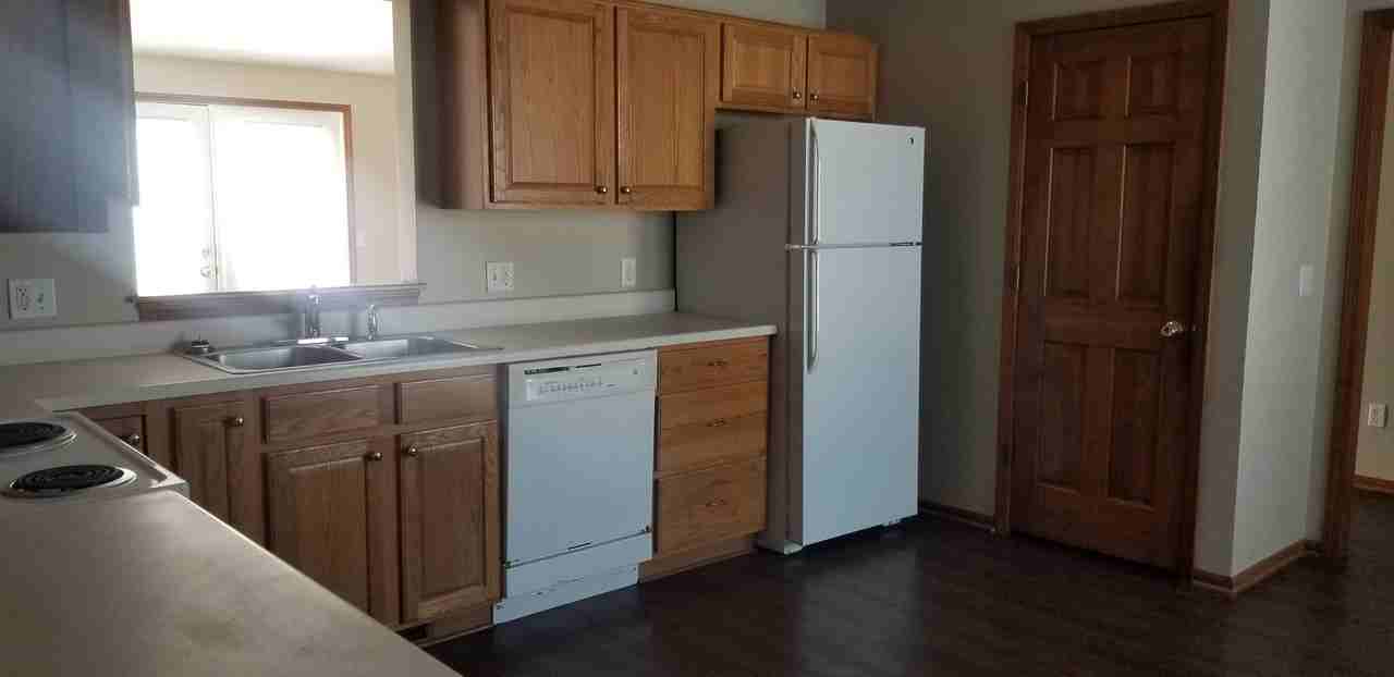 3717 Shadow Creek Dr - Photo 3 of 14