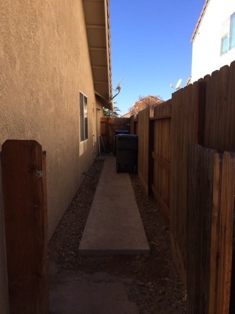 384 Chestnut St - Photo 4 of 41