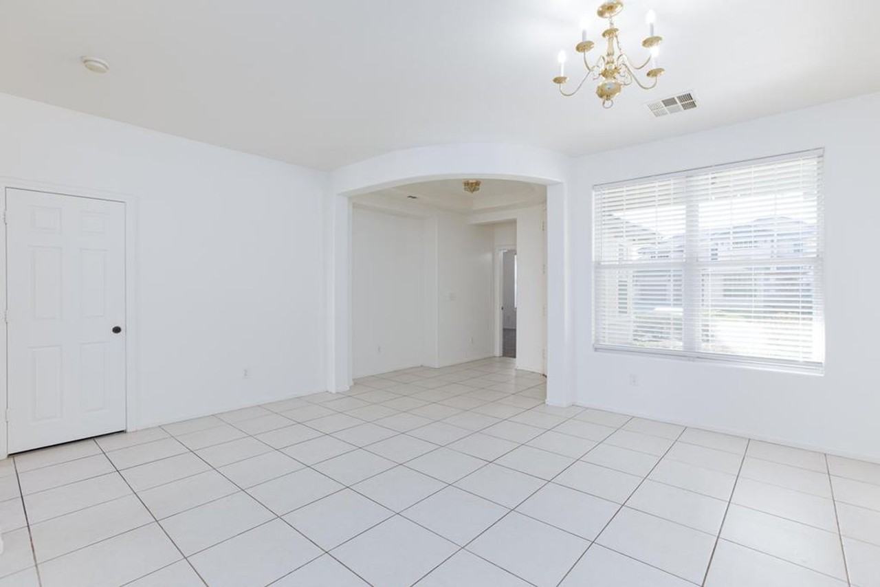 5650 Saint Elias St - Photo 5 of 25