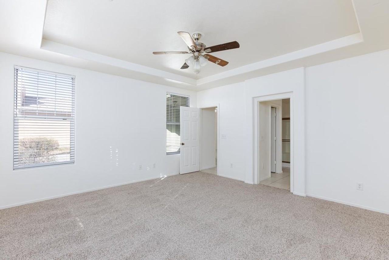 5650 Saint Elias St - Photo 7 of 25