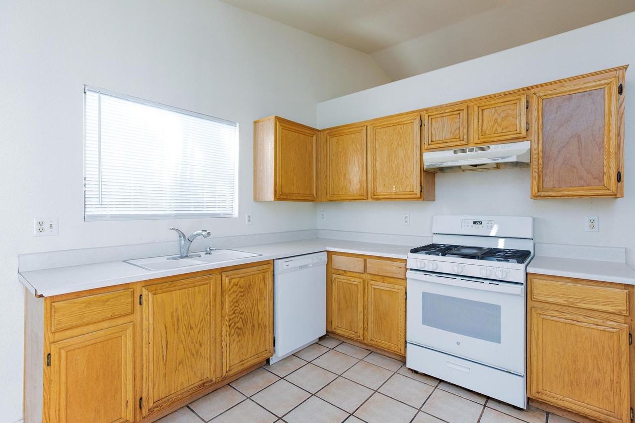 6629 Beach Plum Way - Photo 2 of 20