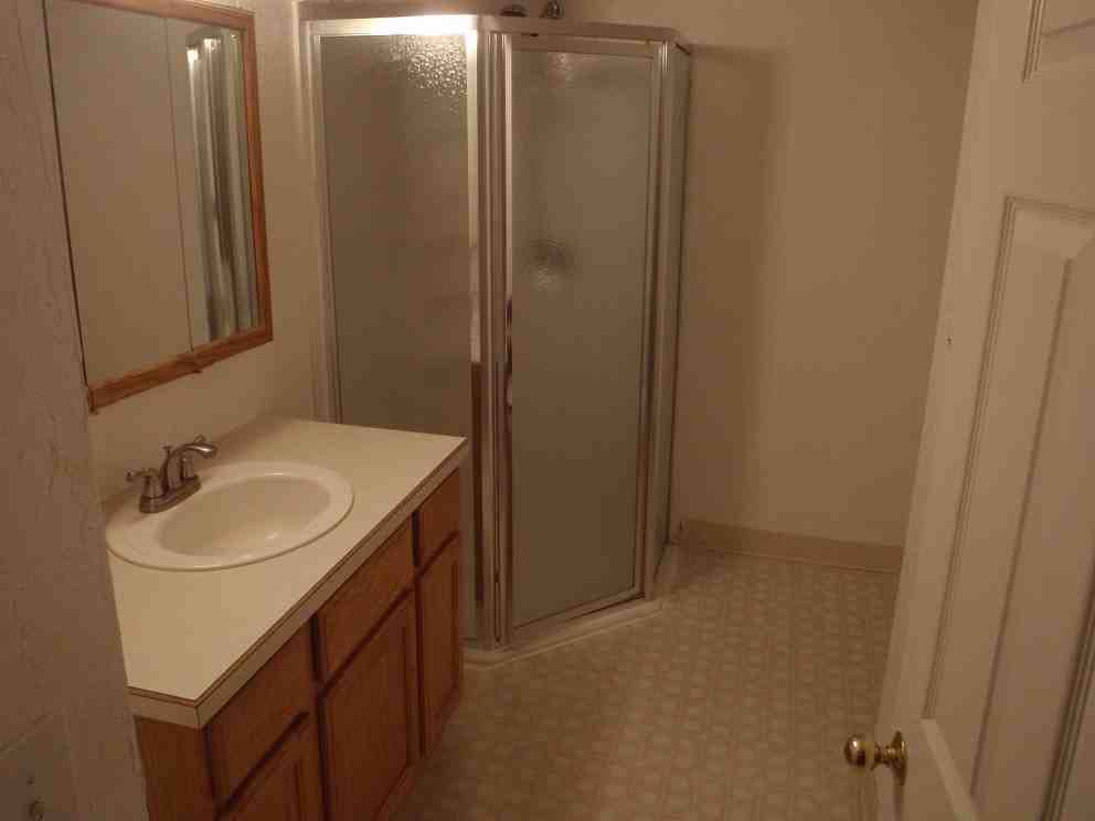 740 N Forest St - Photo 5 of 8