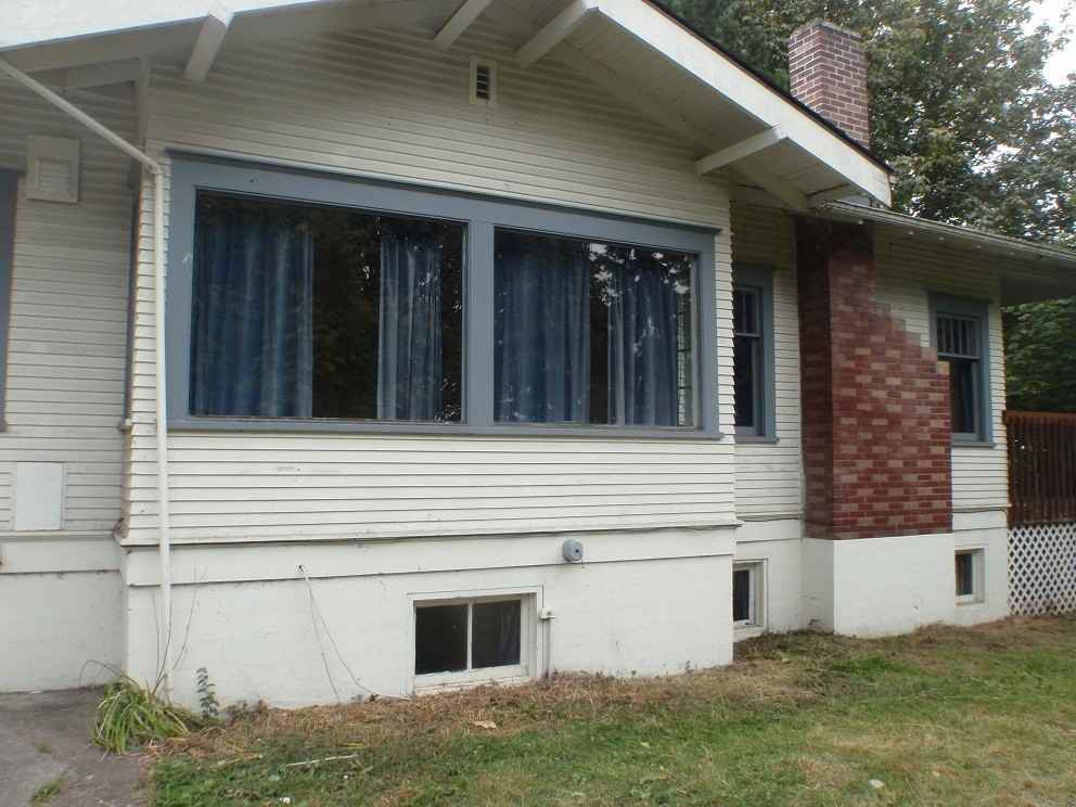 740 N Forest St - Photo 7 of 8