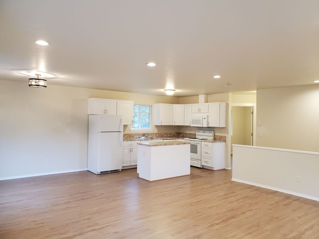 14790 Thayer Rd - Photo 6 of 16