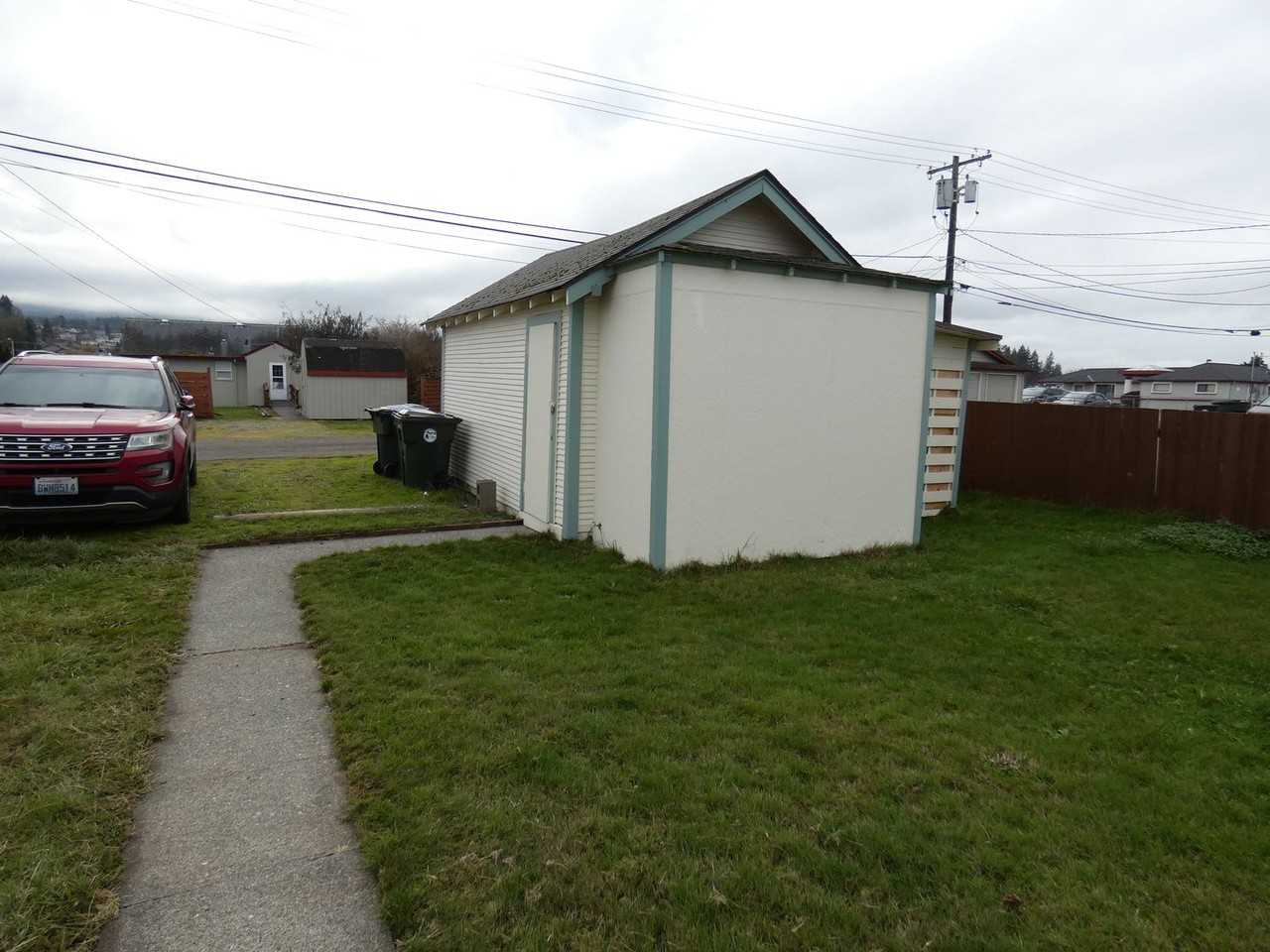 1022 Caroline St - Photo 3 of 23