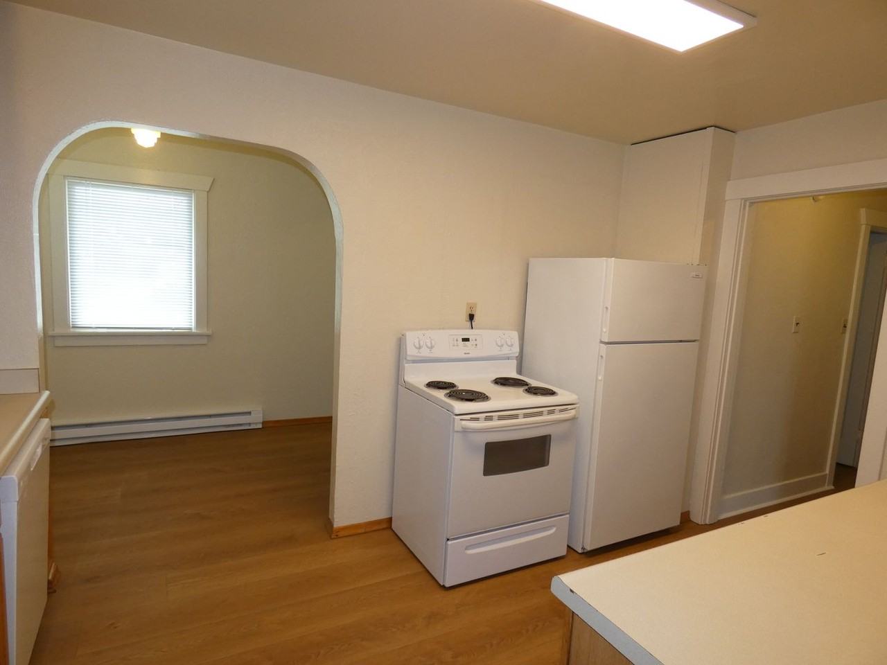 1022 Caroline St - Photo 5 of 23