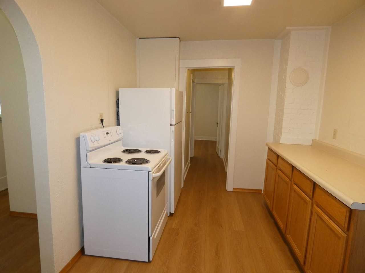 1022 Caroline St - Photo 7 of 23