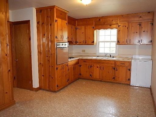 2804 Winstead Rd - Photo 4 of 14