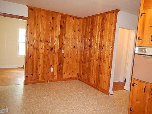 2804 Winstead Rd - Photo 5 of 14