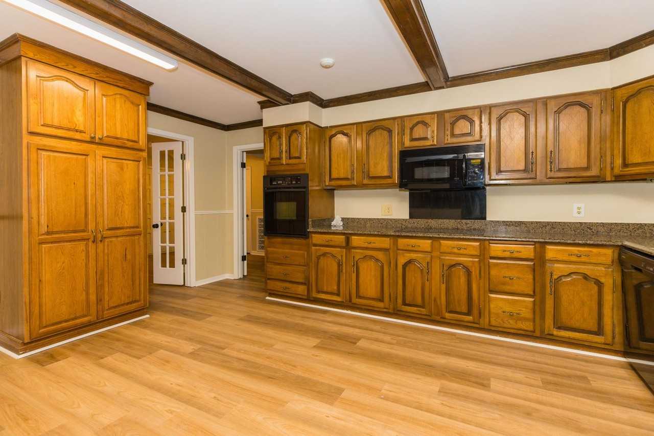 1805 Covey Dr - Photo 7 of 22