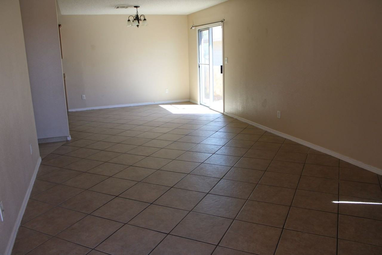 4608 Lorenzo Ponce Dr - Photo 2 of 18