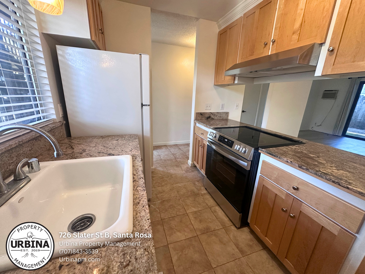 726 Slater St - Photo 2 of 12